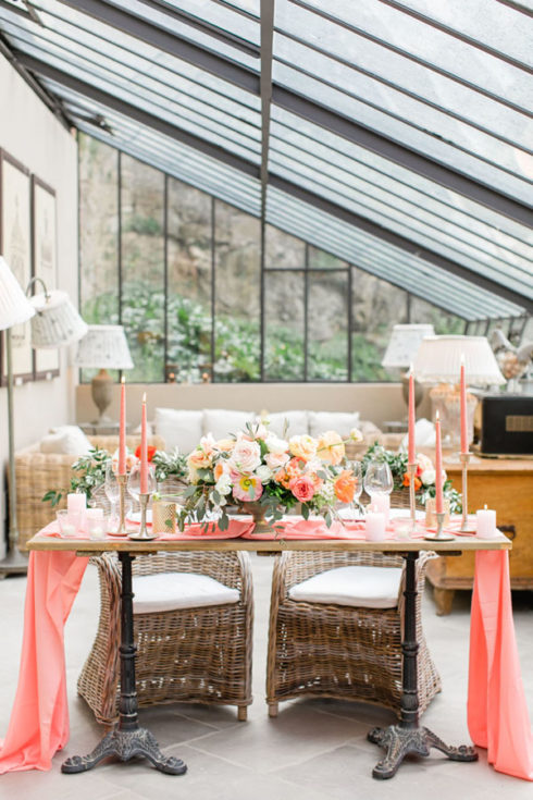 Living coral tones for the most romantic elopement in Tuscany