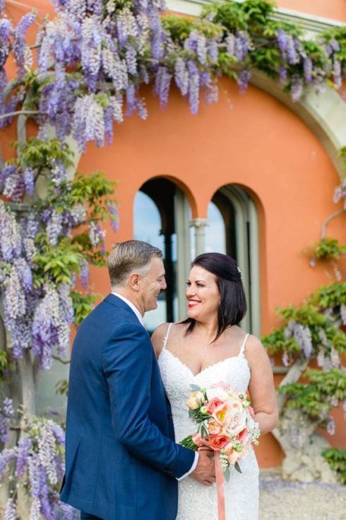 Living coral tones for the most romantic elopement in Tuscany
