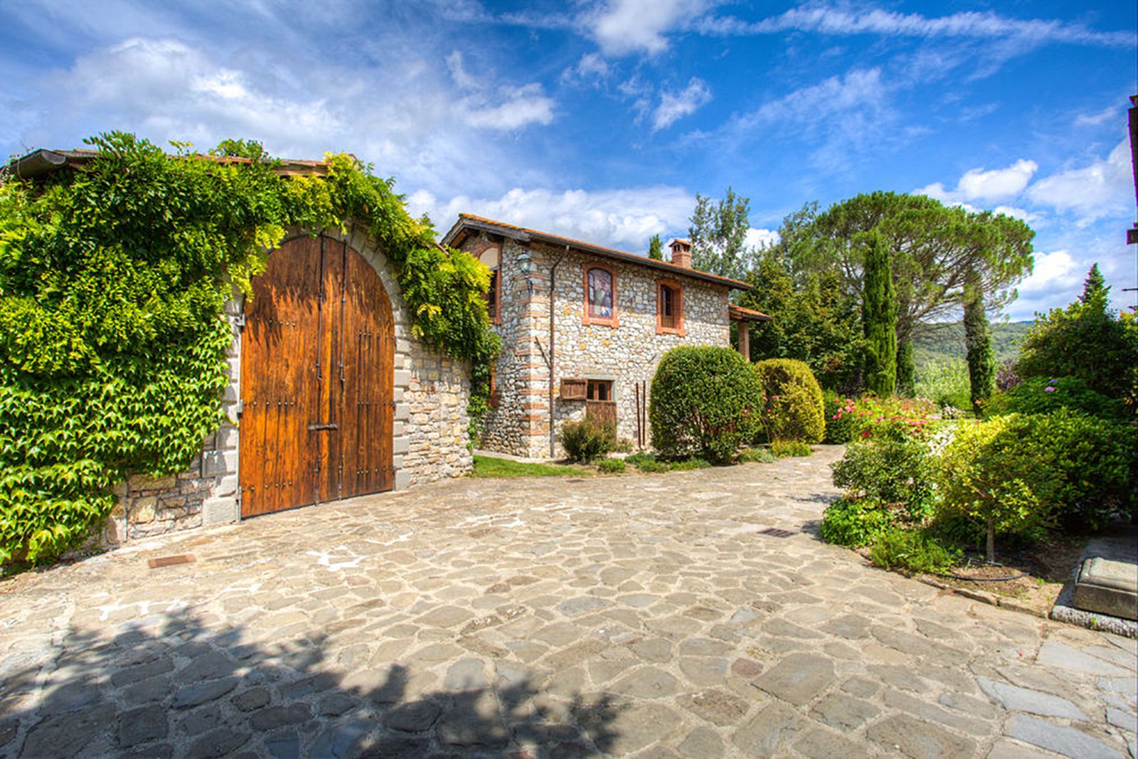 Borgo Corsignano Wedding Venues in Tuscany